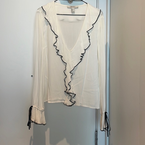 Women blouse v neck - Picture 1 of 4